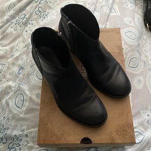 Born black leather ankle boot size 7.5